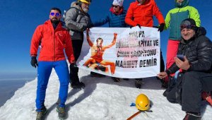 Ağrı Dağı'nın zirvesi sahibini ağırladı