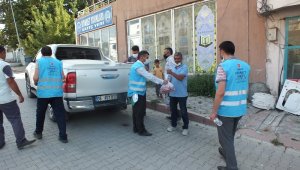 Malazgirt'te Kurban eti dağıtımı
