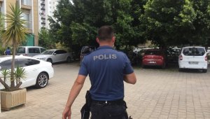 Özel harekat polisi evinde ölü bulundu