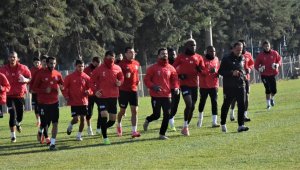 Balıkesir derbisine korona darbesi